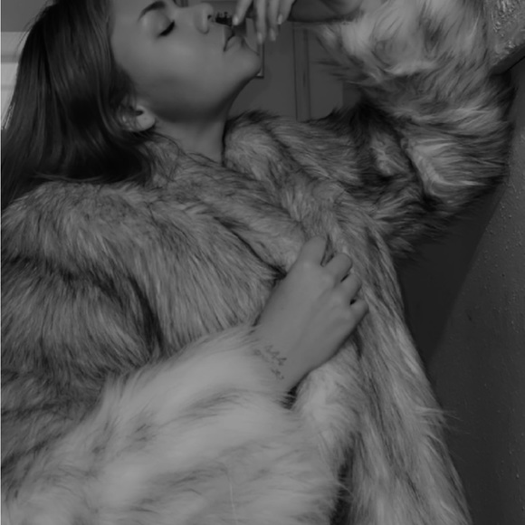 Terry Lewis Faux fur coat - Picture 7 of 7